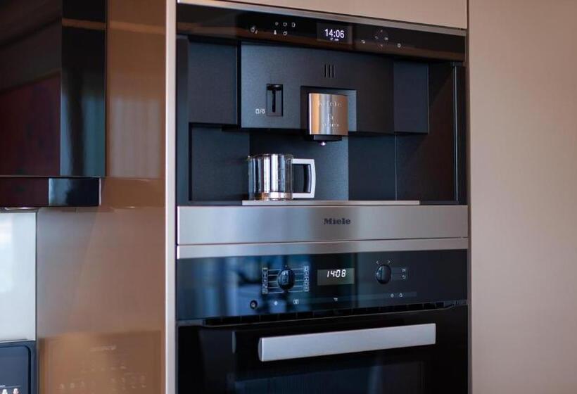 جناح دور أخير, Alàbriga Hotel Gl