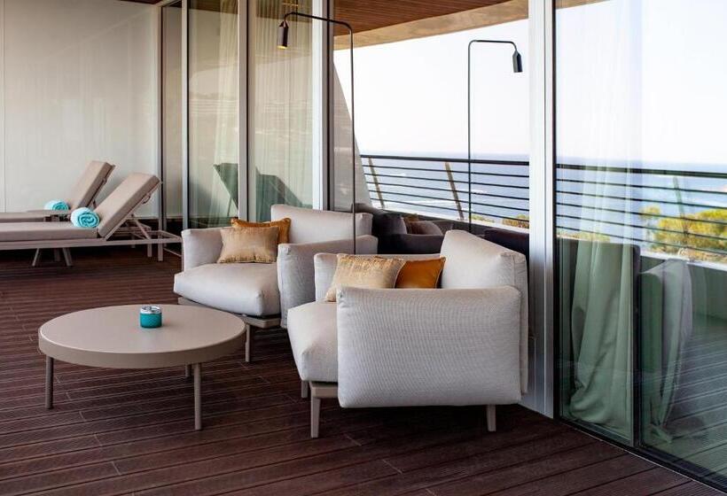 جناح دور أخير, Alàbriga Hotel Gl