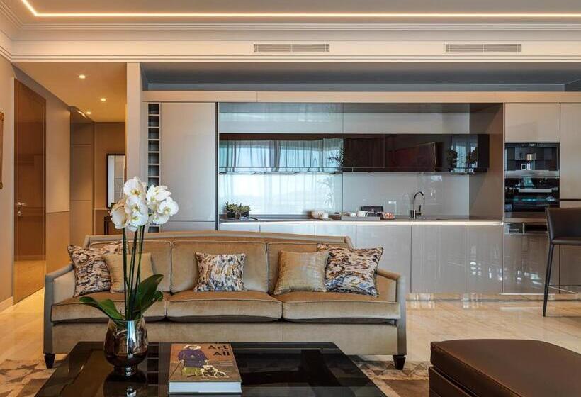 جناح دور أخير, Alàbriga Hotel Gl