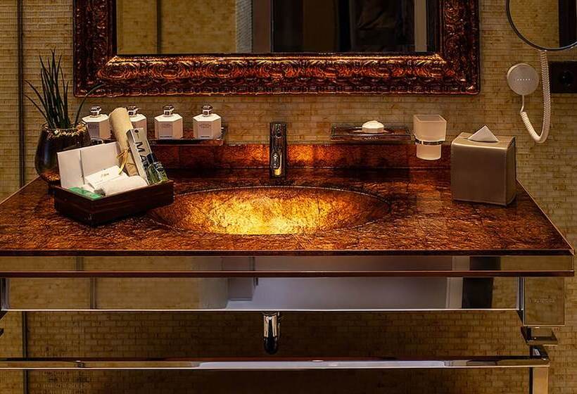 جناح دور أخير, Alàbriga Hotel Gl