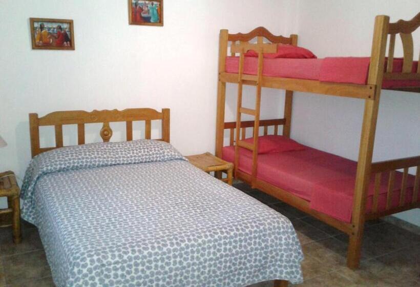 Chambre Quadruple Standard, La Perla