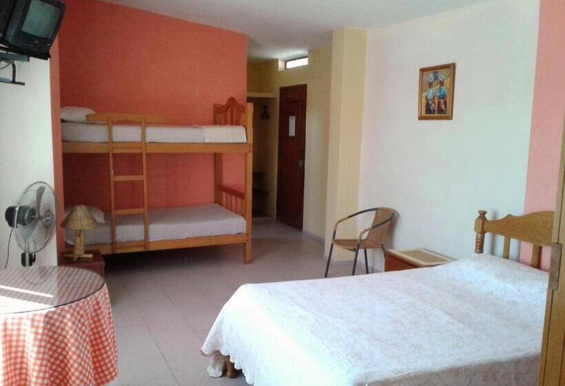 Chambre Familiale, La Perla