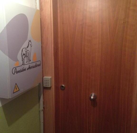 חדר סטנדרט, Pensión Herradores
