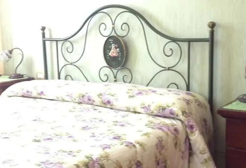 Standard-invahuone, Il Casale San Martino