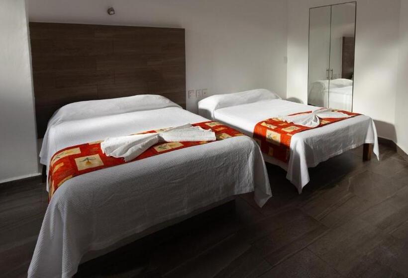 غرفة قياسية ثلاثية, Galería Del ángel