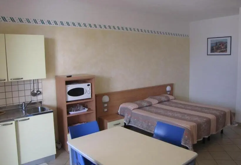 استودیوی استاندارد, Residence Rosemary