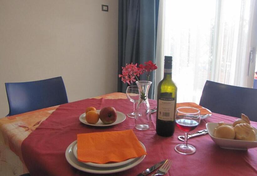 标准工作室, Residence Rosemary