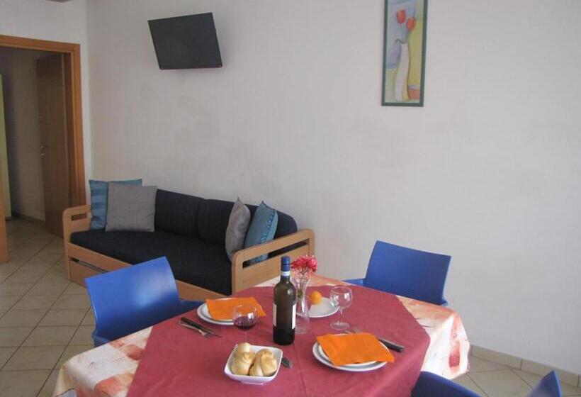 标准工作室, Residence Rosemary