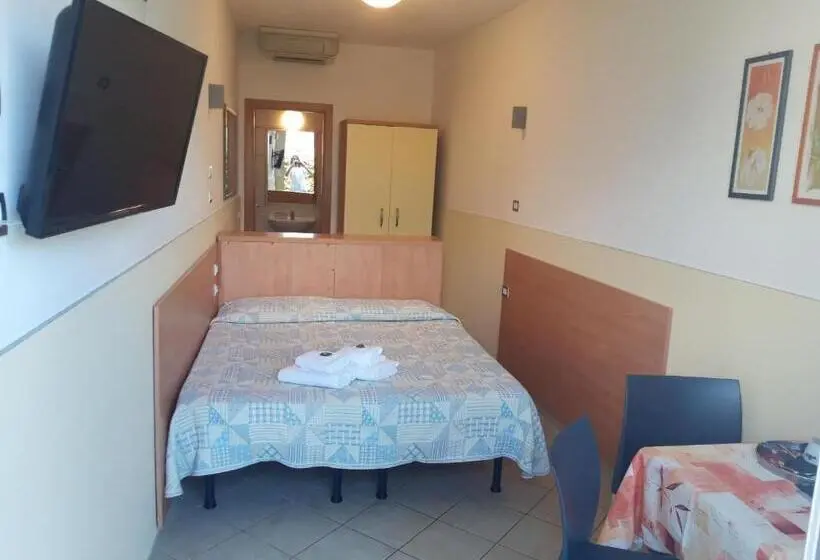 اتاق اکونومی, Residence Rosemary