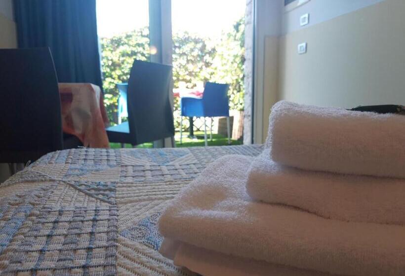 经济房, Residence Rosemary