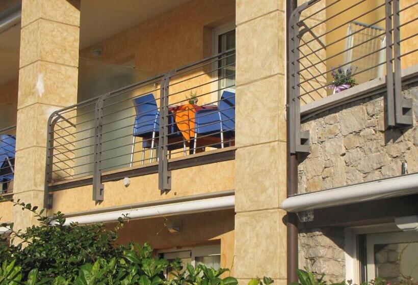 带1个卧室带泳池的公寓, Residence Rosemary