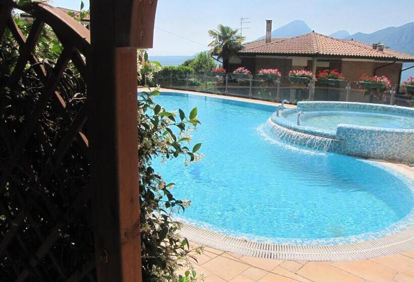 标准工作室, Residence Rosemary