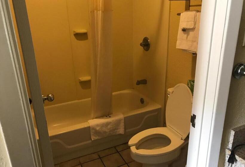 Номер Стандарт 2 Двуспальные Кровати, Fairbridge Inn Express Natchez