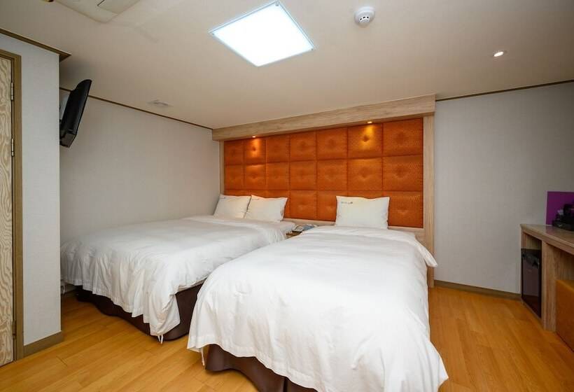 Üç Kişilik Standart Oda, Daeyoung Hotel Myeongdong