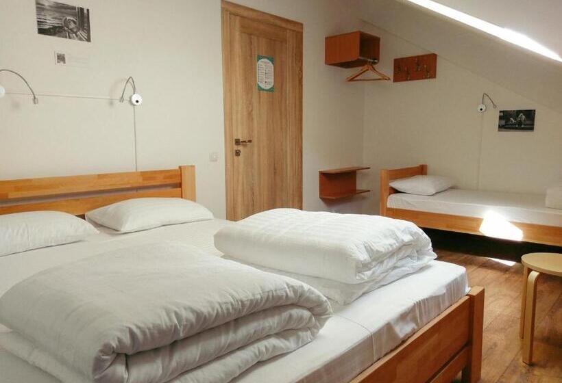 Трехместный Номер Стандарт Совместная Ванная, Dream Hostel Poltava