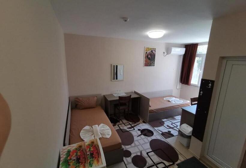 标准间, Hostel Penev