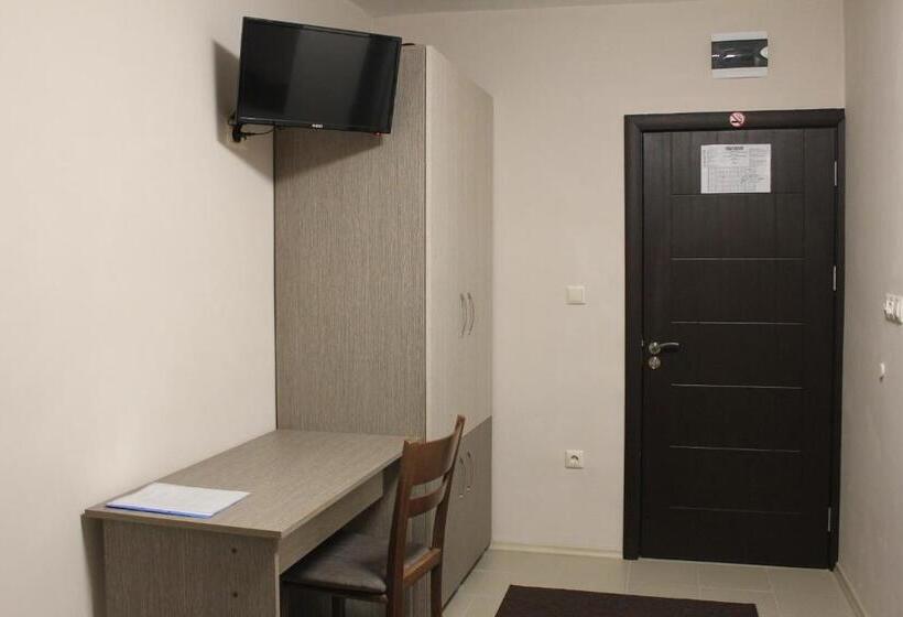 标准间, Hostel Penev