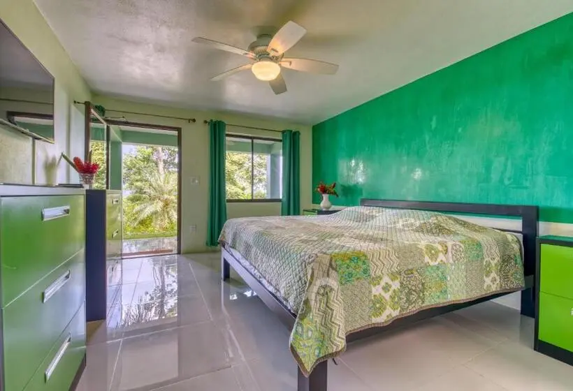 اتاق لوکس با تخت بزرگ, Casa Conley Del Mar