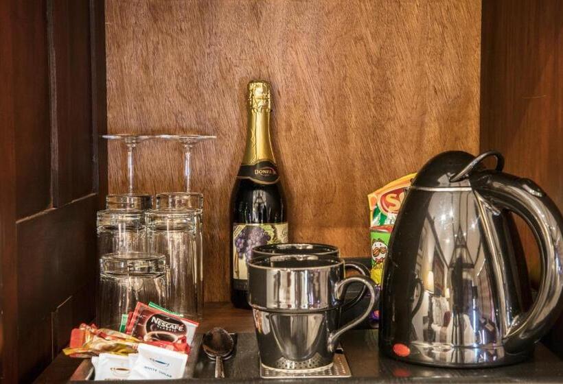 Номер Стандарт Вид на Сад, The Cheriz Boutique