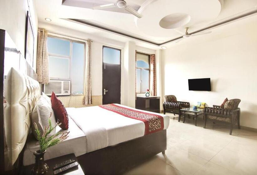 Люкс, Mint City Center Suites