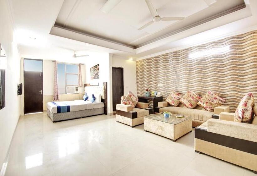 Люкс, Mint City Center Suites