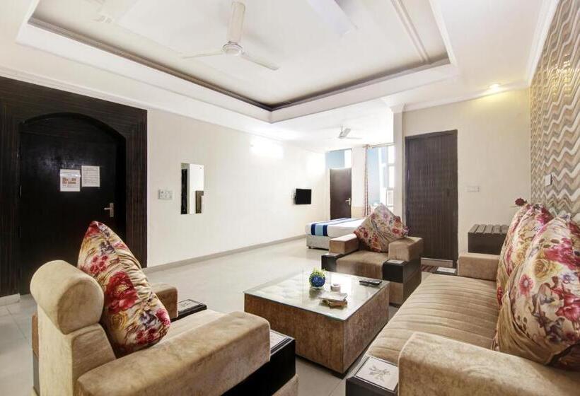 Люкс, Mint City Center Suites