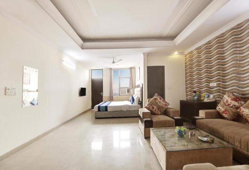 Люкс, Mint City Center Suites