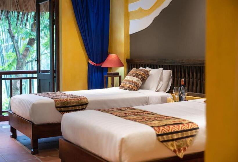 اتاق لوکس با بالکن, Panhou Retreat
