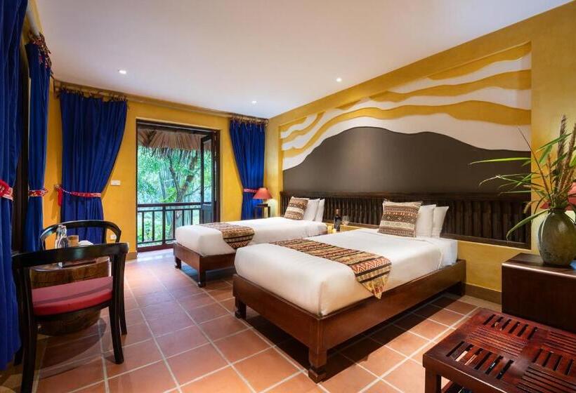 اتاق لوکس با بالکن, Panhou Retreat