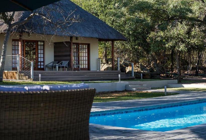 בקתת חדר, Monate Game Lodge