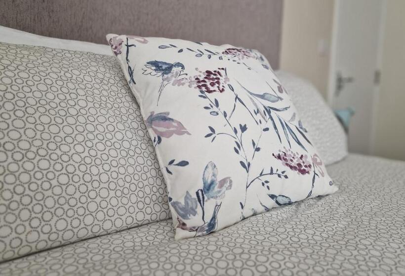 اتاق استاندارد, Breeze B&b