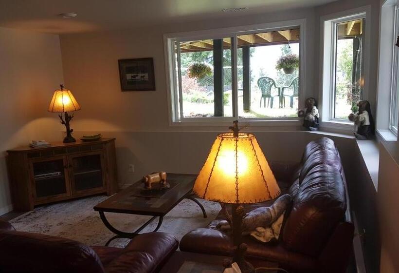 带2个卧室的套房, Deer Ridge B&b