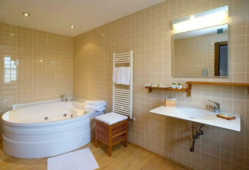 スイート, Y Apartamentos Rurales L Anceo