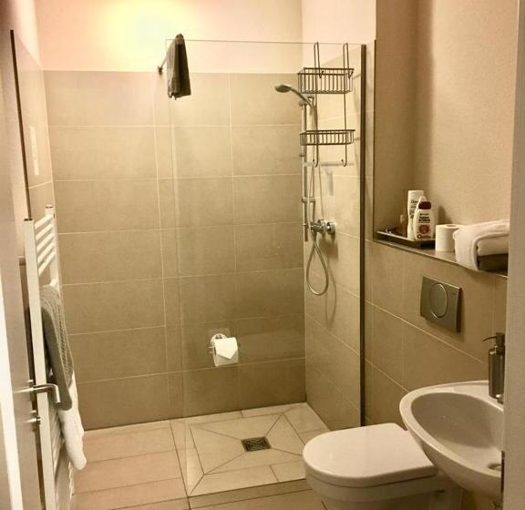 Номер Стандарт, Station L