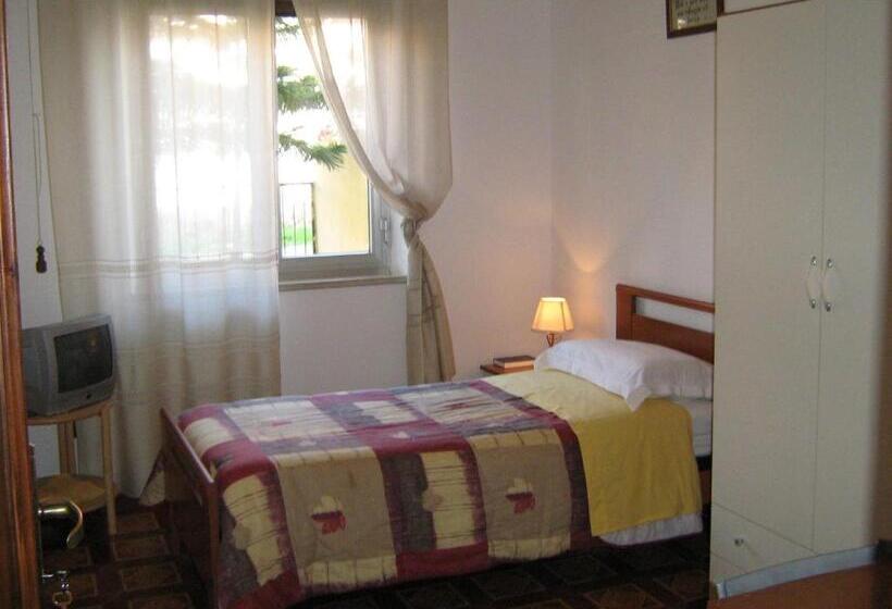 Quarto Estandar Individual, Villa Miriam
