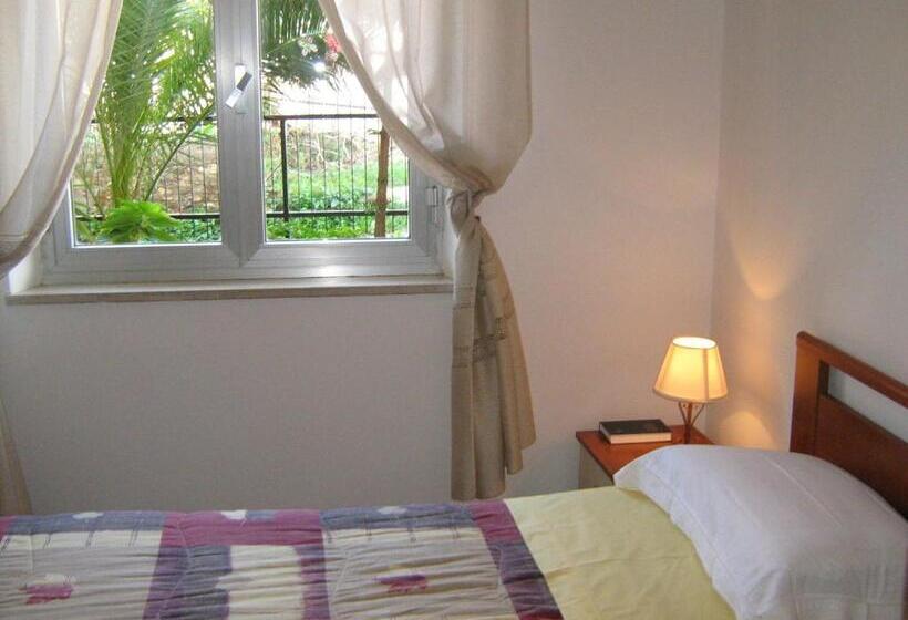 اتاق استاندارد یک نفره, Villa Miriam