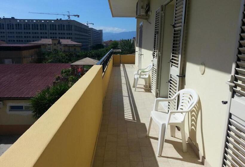 اتاق استاندارد سه نفره, Villa Miriam