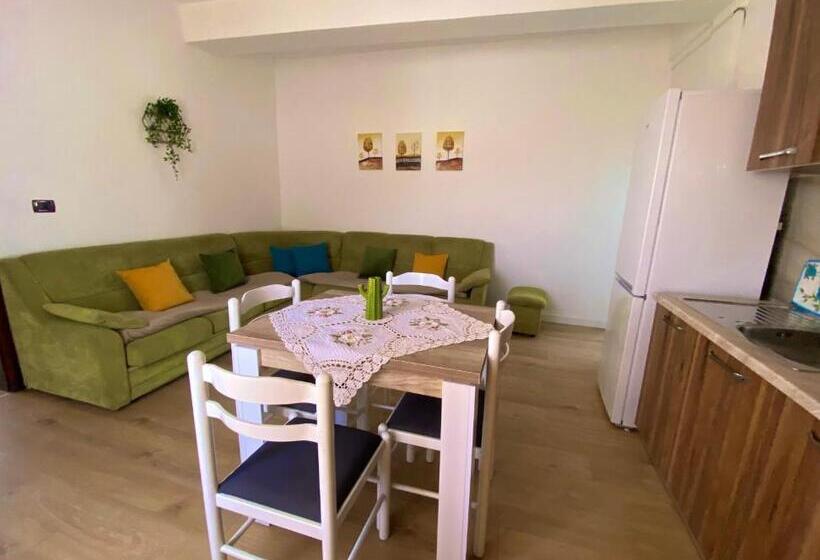 اتاق خانوادگی با چشم‌انداز کوه, Hc Hotel & Suites