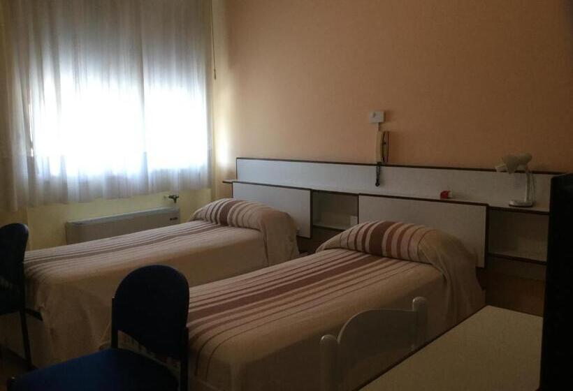 스탠다드 트리플 룸, Albergo Diana