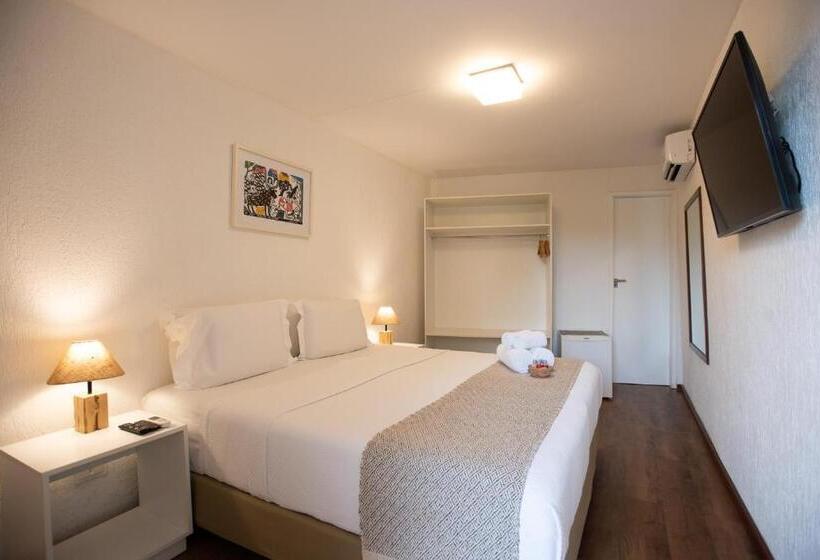 Quarto Estandar com Sacada, Pousada Da Germana