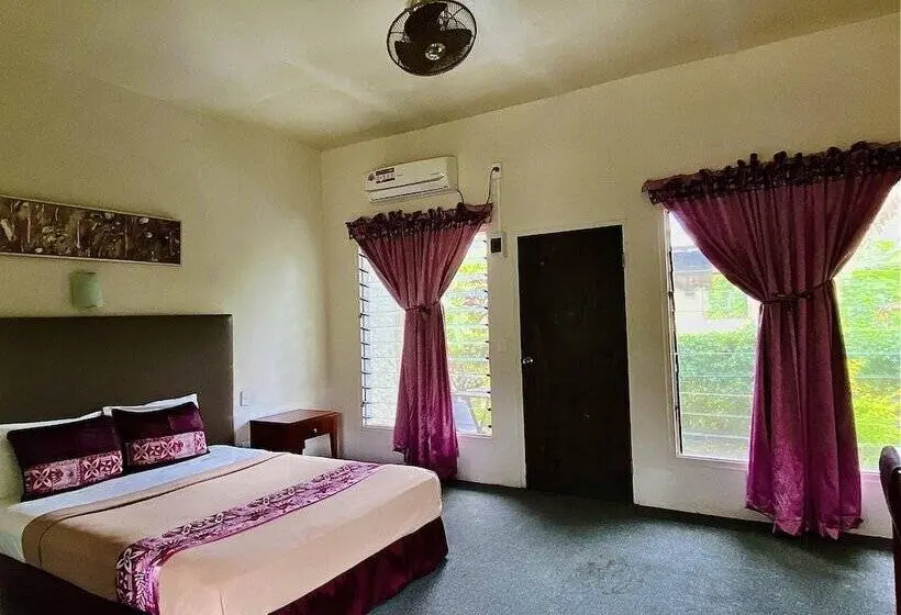 اتاق لوکس, Simon S Place