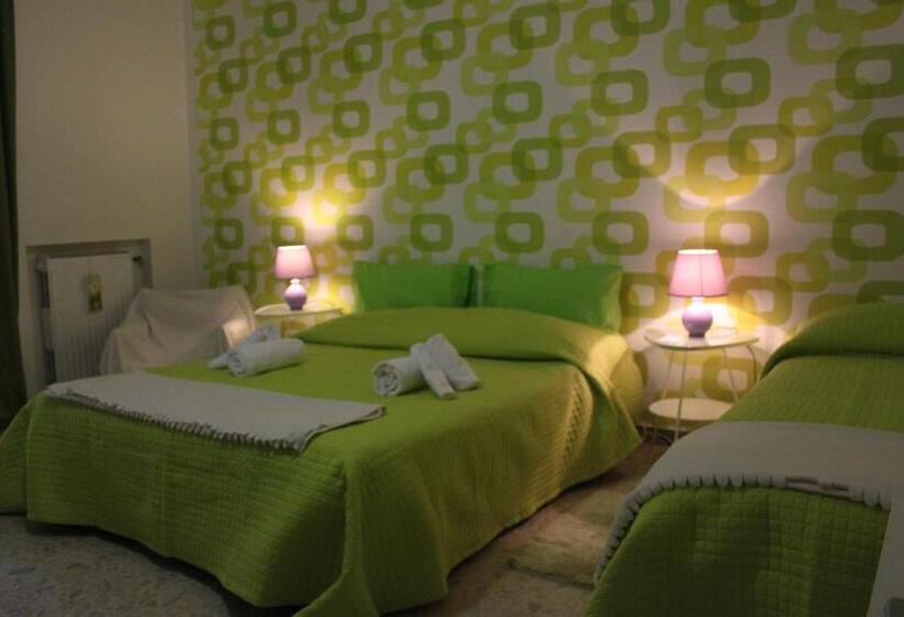 اتاق راحتی سه تخته, B&b Dietro L'angolo