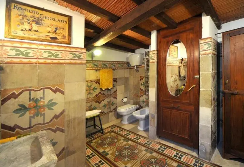Standard Yhden Hengen Huone, La Canonica Dei Fiori   Anna Fendi Country House