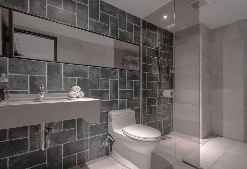 اتاق استاندارد سه نفره, Calligraphy Greenway