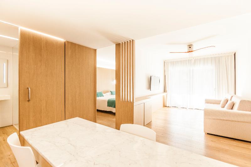 اتاق استاندارد, Calligraphy Greenway