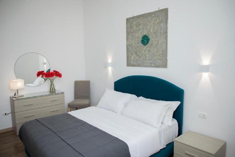 اتاق استاندارد سه نفره, Calligraphy Greenway