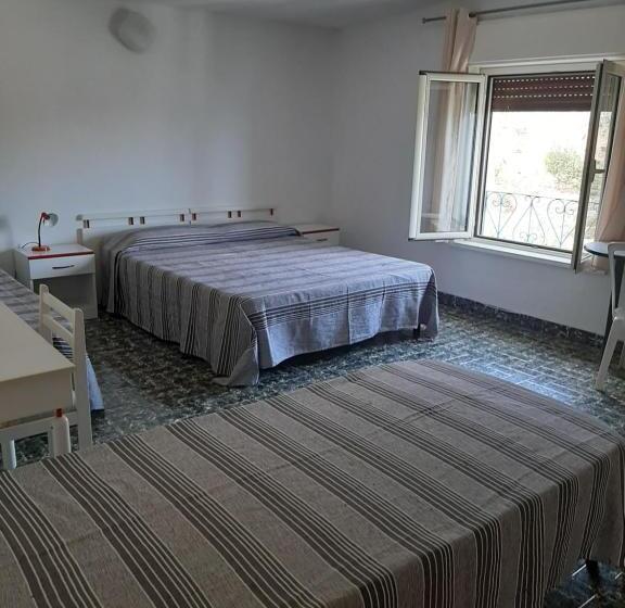 חדר אקונומי לארבעה, Conca D Oro