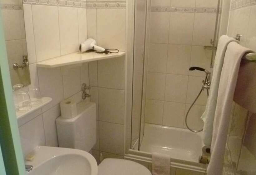Quarto Estandar Individual, Gasthof Zwilling