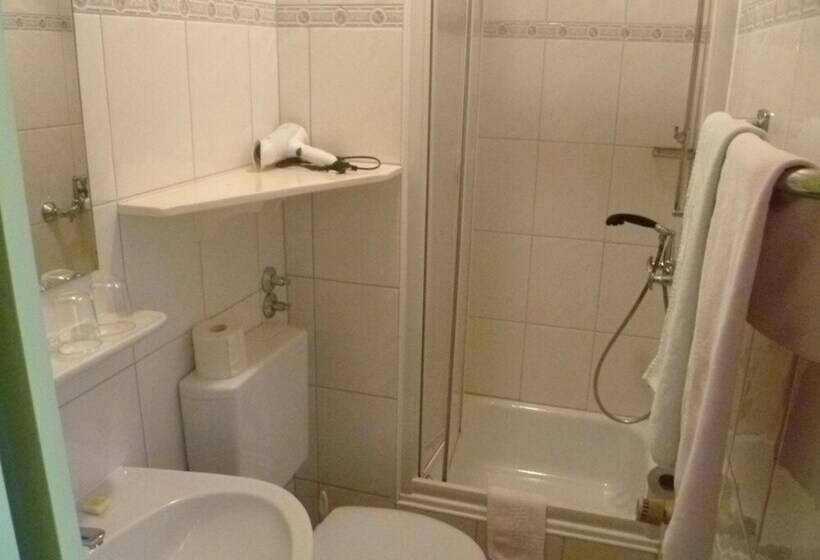Quarto Estandar Individual, Gasthof Zwilling