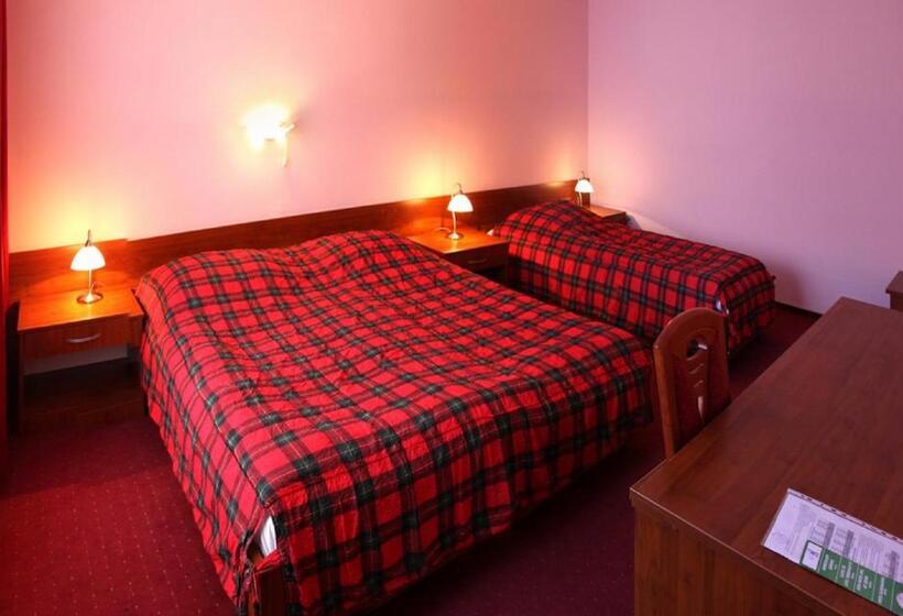 اتاق خانوادگی, Nebojša Jahorina